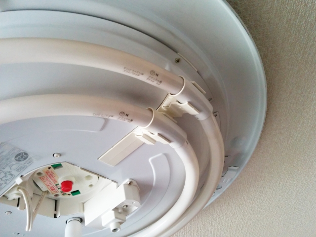 電球交換・照明機器の画像